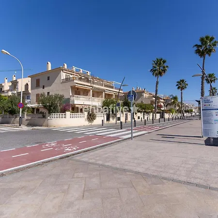 Rentafive - Gran Casa Reformada - Terraza *