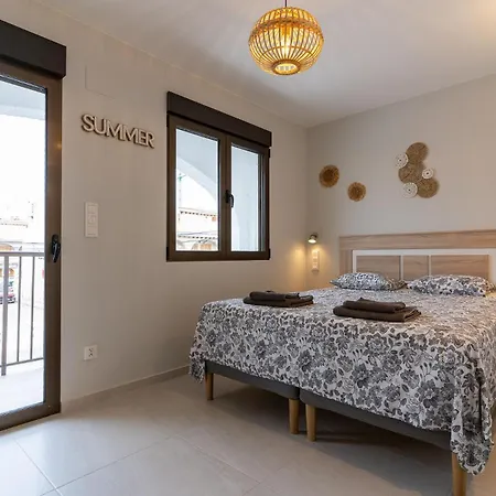 Rentafive - Gran Casa Reformada - Terraza *