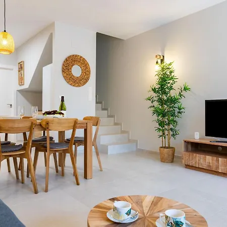 Holiday home Rentafive - Gran Casa Reformada - Terraza *