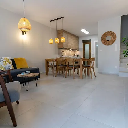 Rentafive - Gran Casa Reformada - Terraza * Santa Pola